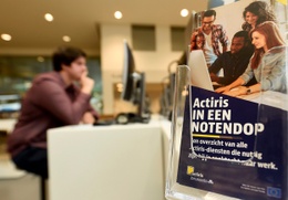 Actiris verzorgt de begeleiding van werkzoekenden naar werk in Brussel.