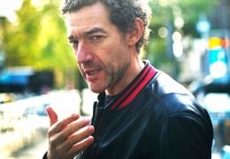 De Brusselse romanschrijver Thomas Gunzig