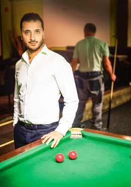 Snookersalons Ali Darvishpoor, uitbater Victory Bar