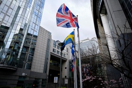 The Union Jack, de nationale vlag van het Verenigd Koninkrijk, aan het Europees Parlement, aan de vooravond van de Brexit op 31 januari 2020
