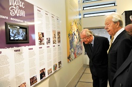 Koning Albert bij de opening van het Marc Sleen Museum in de Zandstraat op 18 juni 2009 in aanwezigheid van de tekenaar zelf
