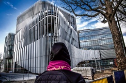 Golfgebouw Nieuw gemeentehuis Etterbeek BRUZZ ACTUA 1698