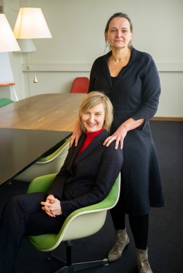 Katleen Van Langendonck (Kaaitheater) en Veerle Kerckhoven (Bronks)