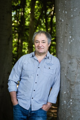 Rudi Janssens (VUB), professor meertaligheid en senior researcher aan het Brussels Informatie-, Documentatie- en Onderzoekscentrum (BRIO.)