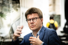 Sven Gatz (Open VLD), Minister van de Brusselse Hoofdstedelijke Regering, belast met Financiën, Begroting, Openbaar Ambt, de Promotie van Meertaligheid en van het Imago van Brussel.