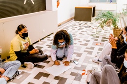 De hackathon van de vzw Nakama. De Brusselse influencers Mr Boris Becker, Fukay 1070, Bilou en Adnane gingen jongeren in debat over de communicatie rond corona