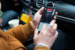 Rudi Vervoort wil nog voor de zomer van 2021 een ontwerp van ordonnantie over de sector van het betaald vervoer van personen, zowel met een taxi als met Uber of Heetch