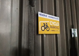28 april 2021: opening van de fietsparking van BePark in de Malibranstraat in Elsene