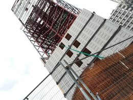 Mei 2021: de Brunfauttoren in Sint-Jans-Molenbeek wordt geïsoleerd en gerenoveerd na jaren van verloedering