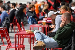 Versoepeling van de coronamaatregelen: sinds 8 mei 2021 mogen cafés en restaurants hun terrassen opnieuw plaatsen