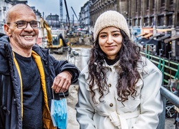 Handelaar Allal Boujnan en filmmaakster Chérine Layachi werpen hun licht op de metrowerken in de Stalingradwijk