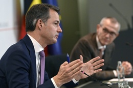 20211202 Minister van Volksgezondheid Frank Vandenbroucke en premier Alexander De Croo na het federaal overlegcomité van 3 december 2021 coronamaatregelen 2