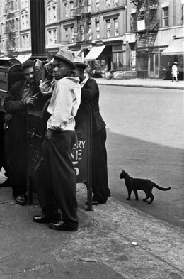 Helen Levitt New York, 1940 Film Documents LLC, courtesy Galerie Thomas Zander, Cologne