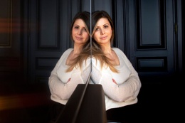 Nawal Ben Hamou (PS), Staatssecretaris van het Brussels Hoofdstedelijk Gewest, belast met Huisvesting en Gelijke Kansen (bevoegdheid gedelegeerd door Minister-president Rudi Vervoort.)