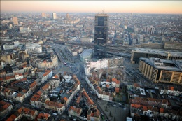 Het Baraplein in maart 2012, gezien vanuit de lucht
