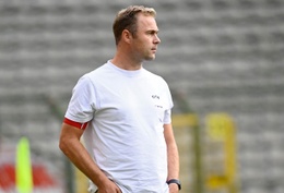 Robin Veldman, hier op een archiefbeeld als trainer U21 uit september 2022,  is hoofdtrainer ad-interim na het ontslag van Felice Mazzù op 24 oktober 2022
