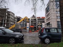 16 januari 2023: afbraak van de KBC-gebouwen aan de Havenlaan, om plaats te maken voor het nieuwe woonproject 'The Banks.'