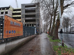 16 januari 2023: afbraak van de KBC-gebouwen aan de Havenlaan, om plaats te maken voor het nieuwe woonproject 'The Banks.'