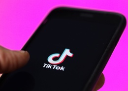 De Social Media-app Tiktok op smartphone