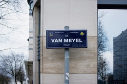 Straatnamen_Molenbeek_Van_Meyelstraat_(c)_An_Devroe_cmyk.jpg