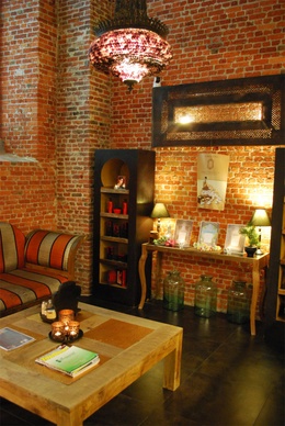 BRUZZGuide-ESCAPISM-LOVINASPA 1