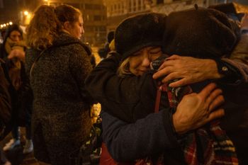 15 januari 2023: herdenking voor Sourour A., een vrouw met Tunesische roots, die op 12 januari dronken was opgepakt op het Kasteleinsplein in Elsene en later in het commissariaat van de federale politie in de Koningsstraat overleed