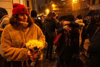 15 januari 2023: herdenking voor Sourour A., een vrouw met Tunesische roots, die op 12 januari dronken was opgepakt op het Kasteleinsplein in Elsene en later in het commissariaat van de federale politie in de Koningsstraat overleed