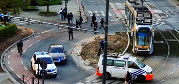In Jette heeft de politie maandagavond 17 april 2023 een tram klemgereden waarna vier passagiers werden opgepakt. De verdachten zou kort voordien twee jongeren brutaal hebben overvallen in het Koning Boudewijnpark
