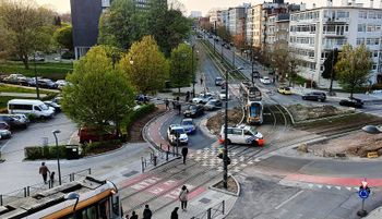 In Jette heeft de politie maandagavond 17 april 2023 een tram klemgereden waarna vier passagiers werden opgepakt. De verdachten zou kort voordien twee jongeren brutaal hebben overvallen in het Koning Boudewijnpark