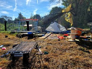 Het kamp van Roma-zigeuners op de VUB-campus in Etterbeek werd op 13 september 2023 door de politie ontruimd. Op 14 september wordt de site in opdracht van Immobel opgeruimd