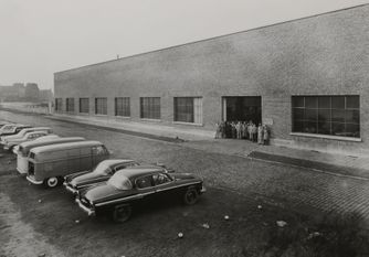 Anciens Etablissements d'Ieteren Frères SA in Vorst in 1955, toen er ook Porsches gemaakt werden