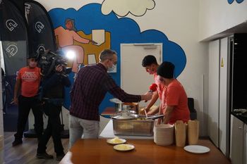 Brussel Helpt Spaghettislag bij NAKAMA 3