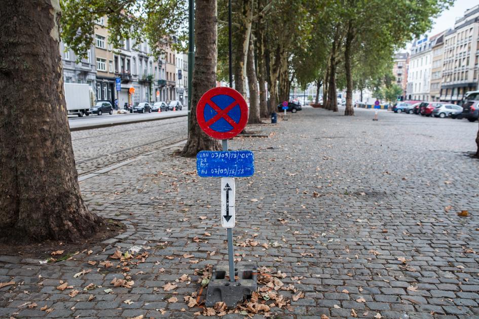 Verhuisfirma's Brussel willen sneller parkeervergunning kunnen aanvragen  voor verhuiswagen