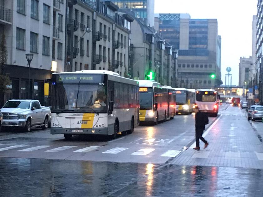 Beg Onzuiver verraden Bussen van De Lijn stoppen vanaf maandag aan Rogierplein | BRUZZ