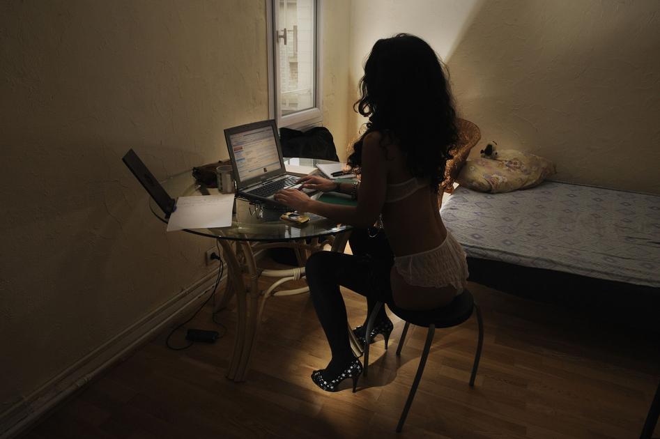 Il numero delle lavoratrici del sesso studentesche è aumentato dopo la crisi energetica