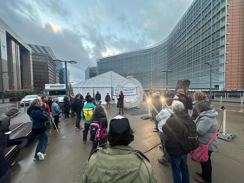 Boycotbijeenkomst tegen WK in Qatar op het Schumanplein BRUZZ