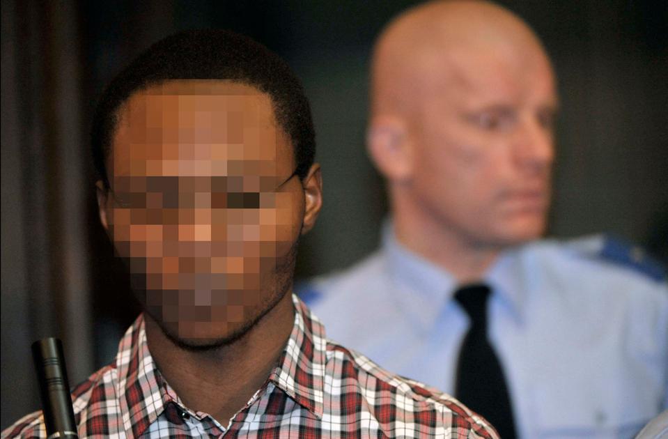 Jonge seriemoordenaar Junior Kabunda komt voorlopig niet vrij | BRUZZ