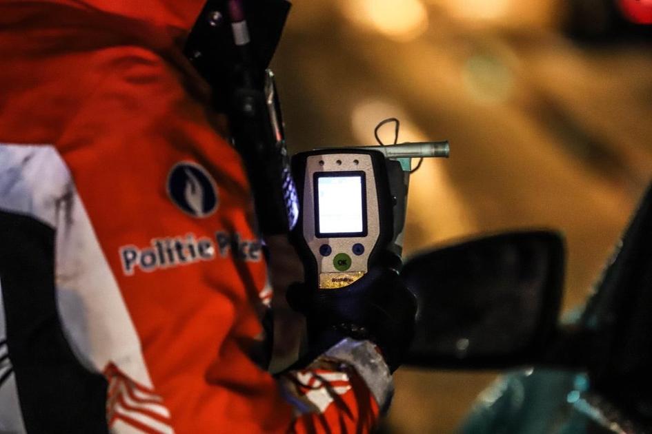 Zeven bestuurders betrapt tijdens alcohol en drugscontrole BRUZZ Zeven bestuurders betrapt tijdens alcohol en drugscontrole BRUZZ