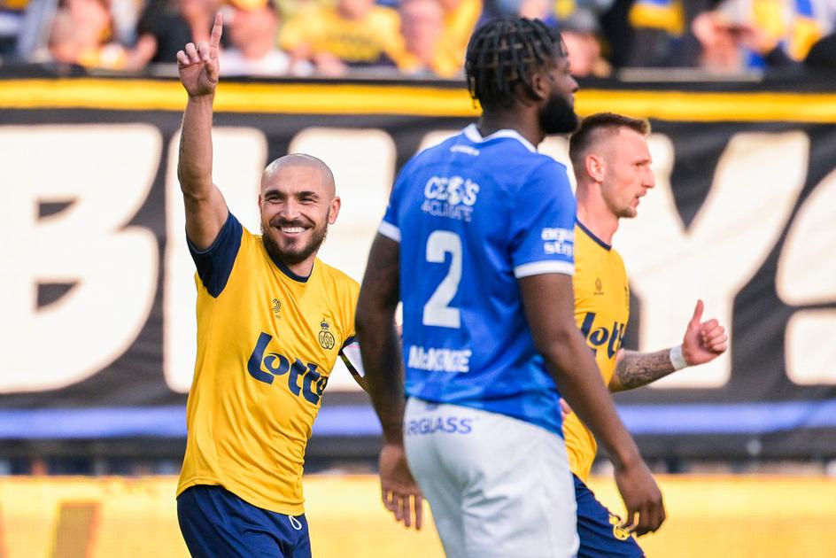 Genk, Belgium. 06th May, 2023. Union's Teddy Teuma holds the ball