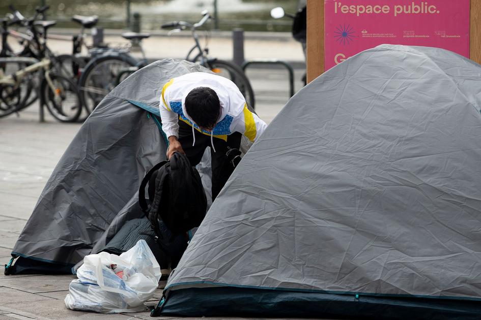 Bruss'help Biedt Onderdak Aan Asielzoekers Tentenkamp Flagey | BRUZZ