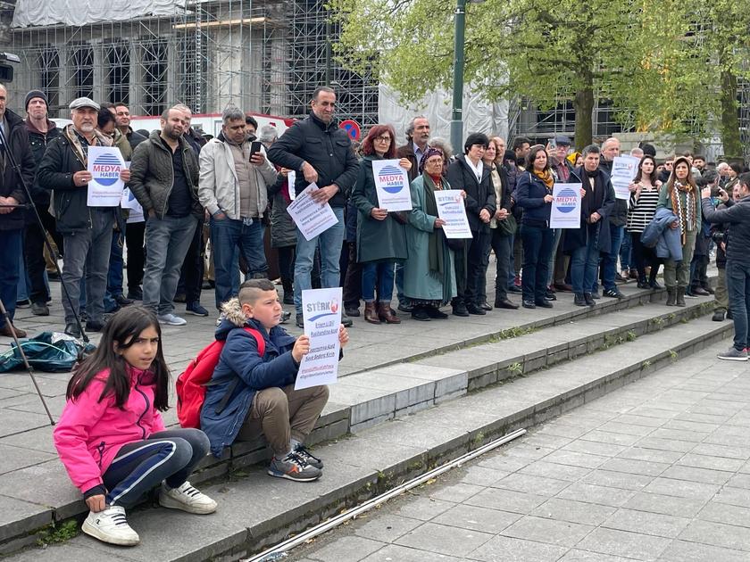 Koerdische Media Voeren Actie Tegen ‘onderdrukking Door Politie’ | BRUZZ