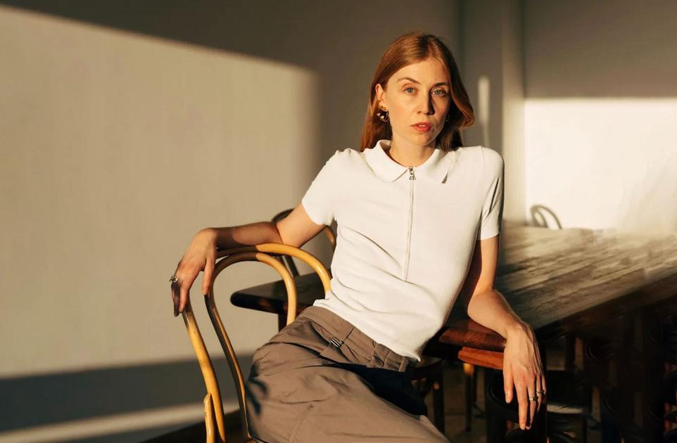 RomandeデビューJana Antonissen：「The Made -Made Word ‘Toxic’ Pass a Mall ‘