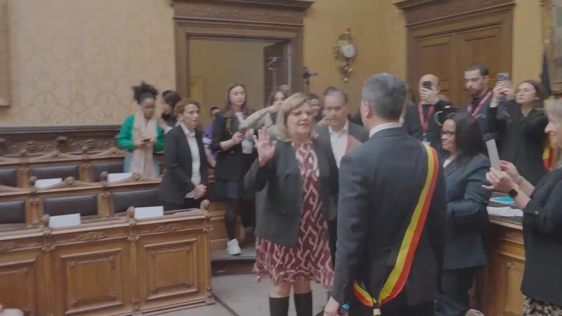 Nieuw schepencollege van Sint-Joost legt de eed af, oppositie verlaat de zitting