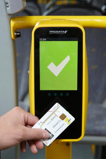 maïs lila Pasen Duurdere sms-tickets en geen cash meer bij De Lijn | BRUZZ