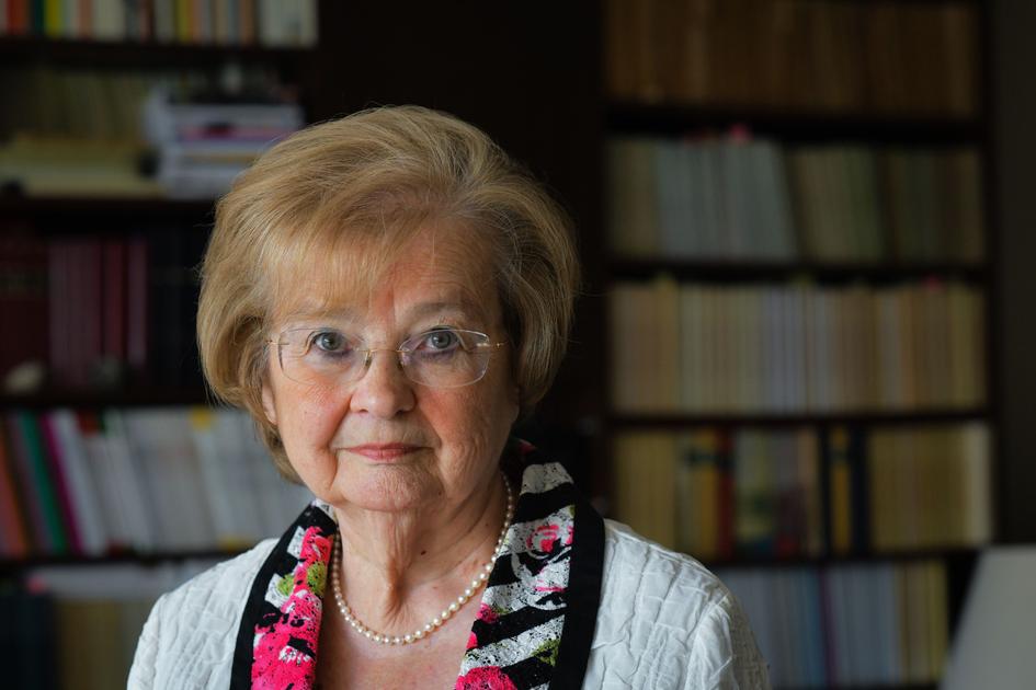 Voormalig VUB-rector Els Witte ontvangt de Visser-Neerlandiaprijs | BRUZZ