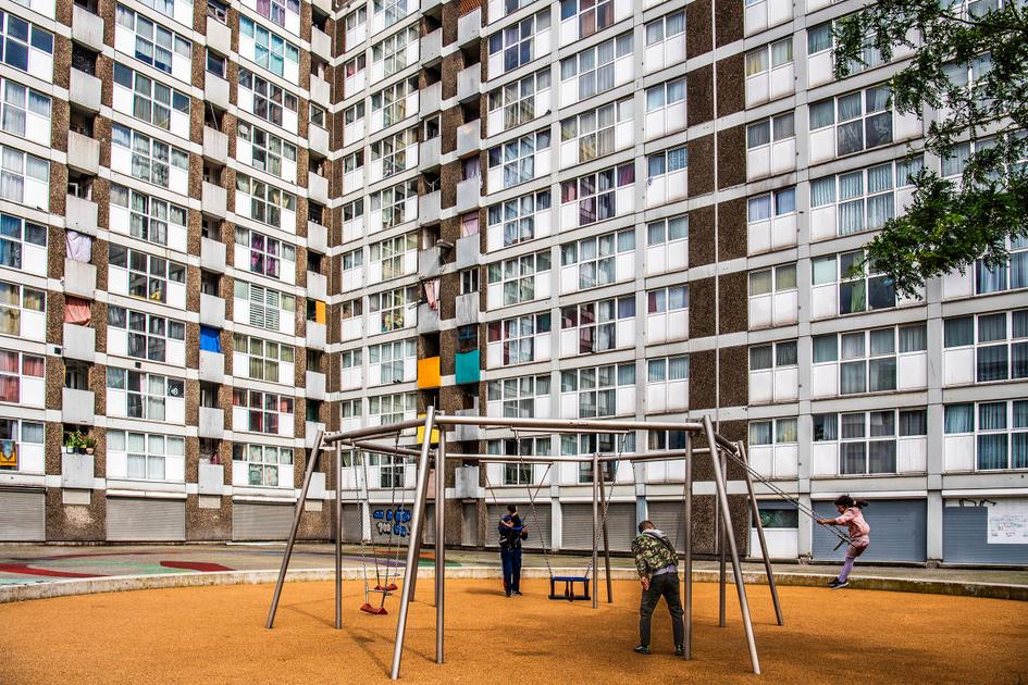 Leven in een Brussels woonblok: ‘Met duizenden samen en toch eenzaam