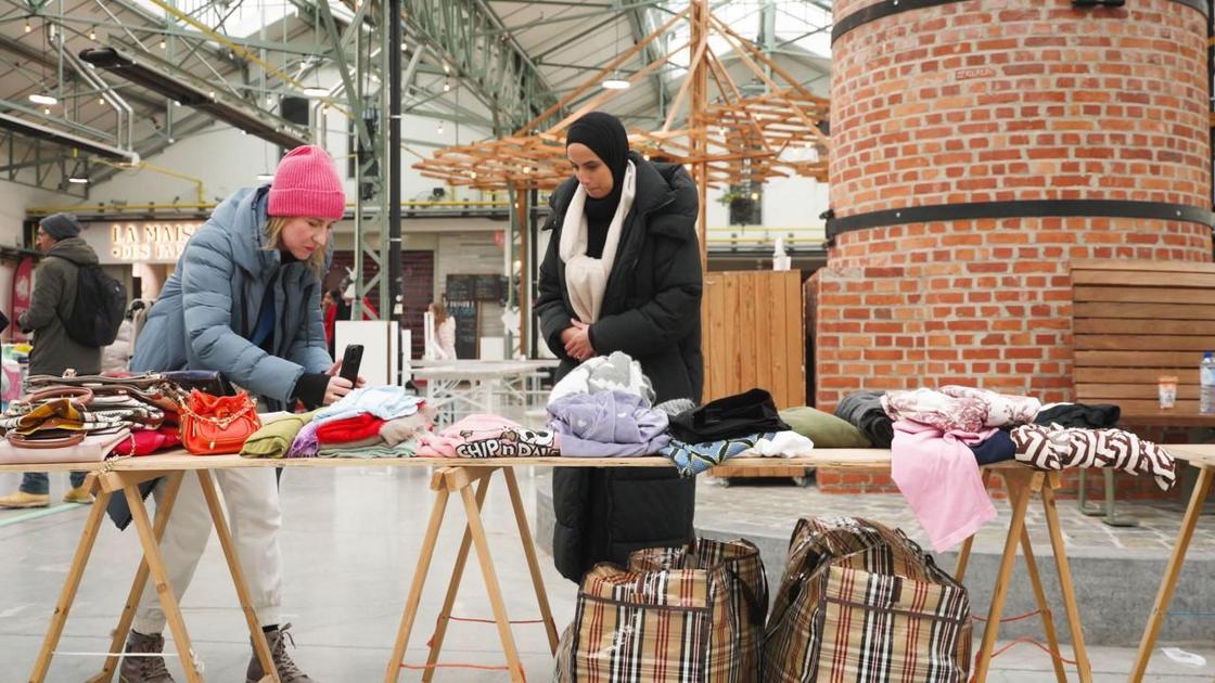 Bluesky Gel Nail Rolir, Evil Queen CH20, Gris Glitter, Long Desting, Résistant Aux Puces, 10 Ml (nécessite De Curer Sous La Lampe LED UV