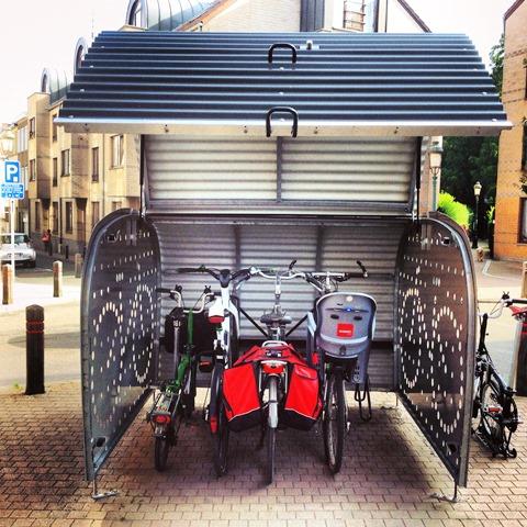 Sint-Agatha-Berchem installeert fietsboxen