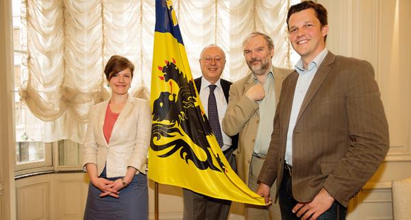 Het Vlaamse-schepeneninterview: 'Respect dwing je af' | BRUZZ