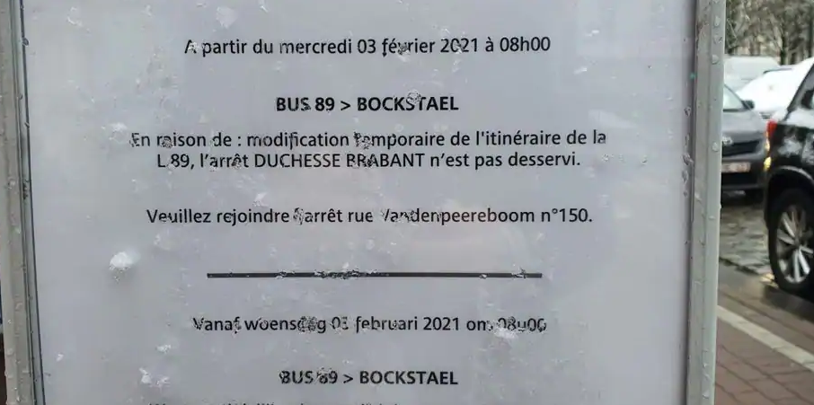 Bus 89 omgeleid wegens projectielen en wildparkeerders | BRUZZ